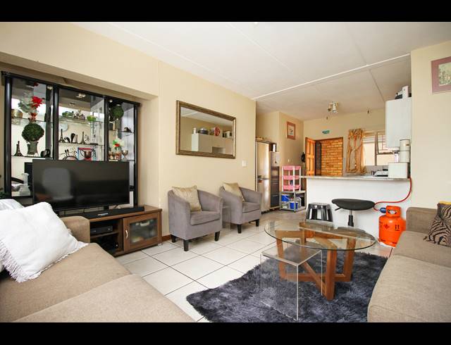 2 BEDROOM APARTMENT FOR SALE IN FAIRLAND